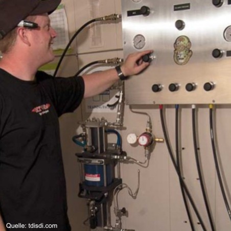 SDI Air Fill Station Techniker